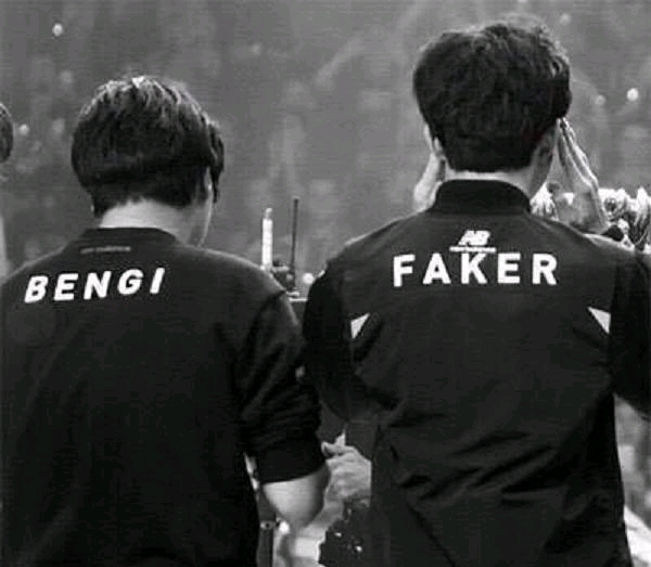 开云体育下载-利物浦教练压力巨大！，Faker遭遇二十持续失利再创辉煌时刻-开云体育下载